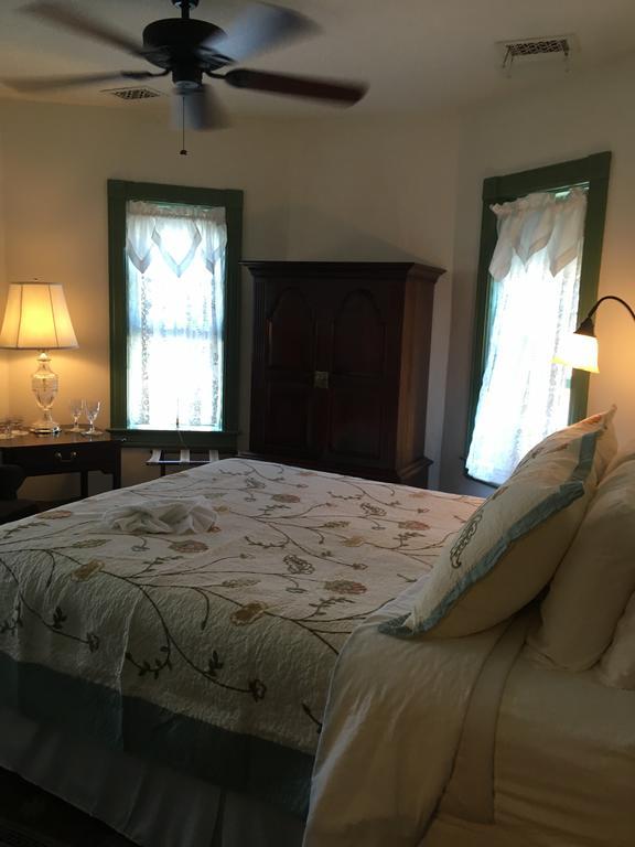 Parsonage Inn Bed And Breakfast Saint Michaels Extérieur photo