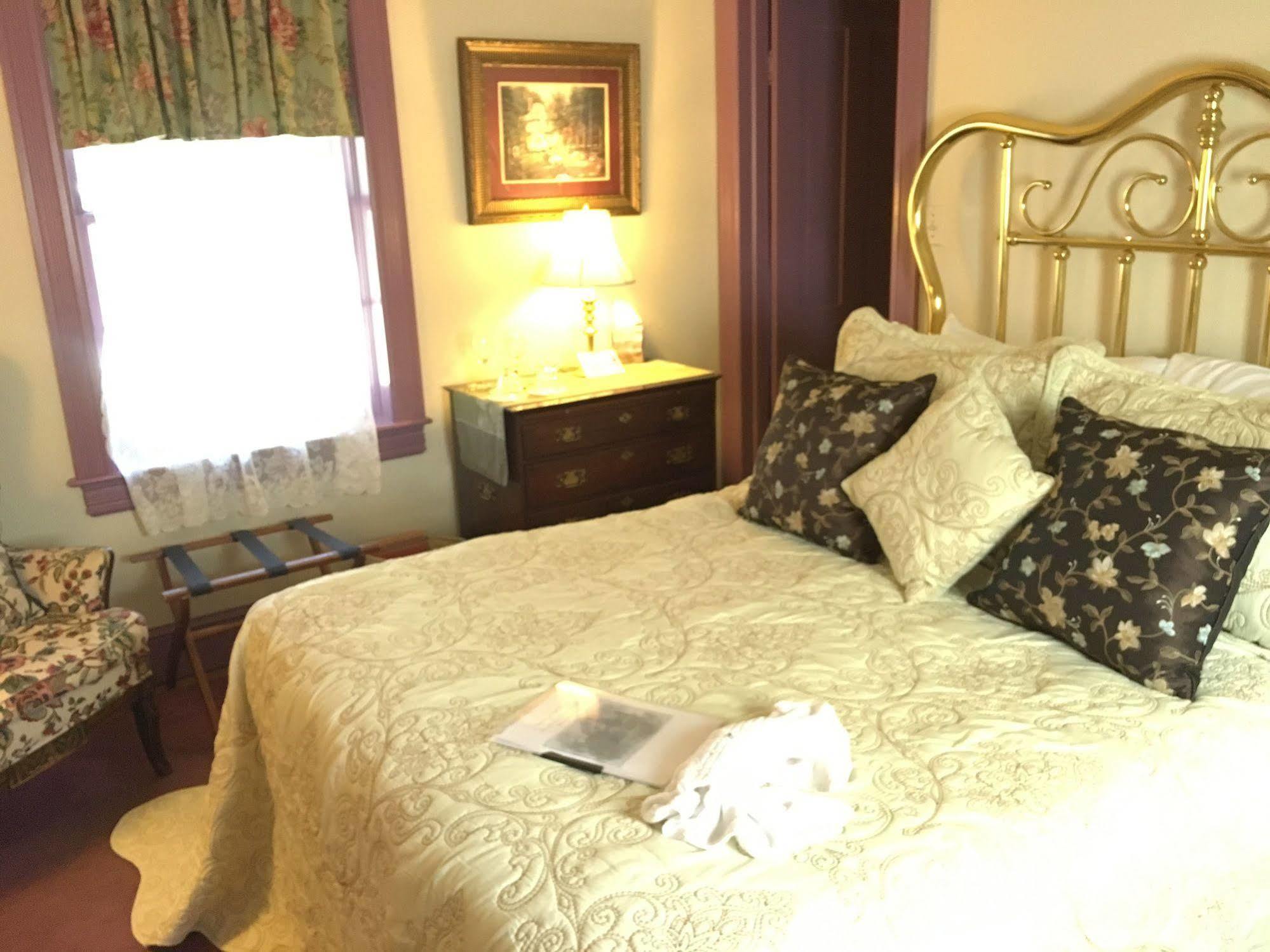 Parsonage Inn Bed And Breakfast Saint Michaels Extérieur photo
