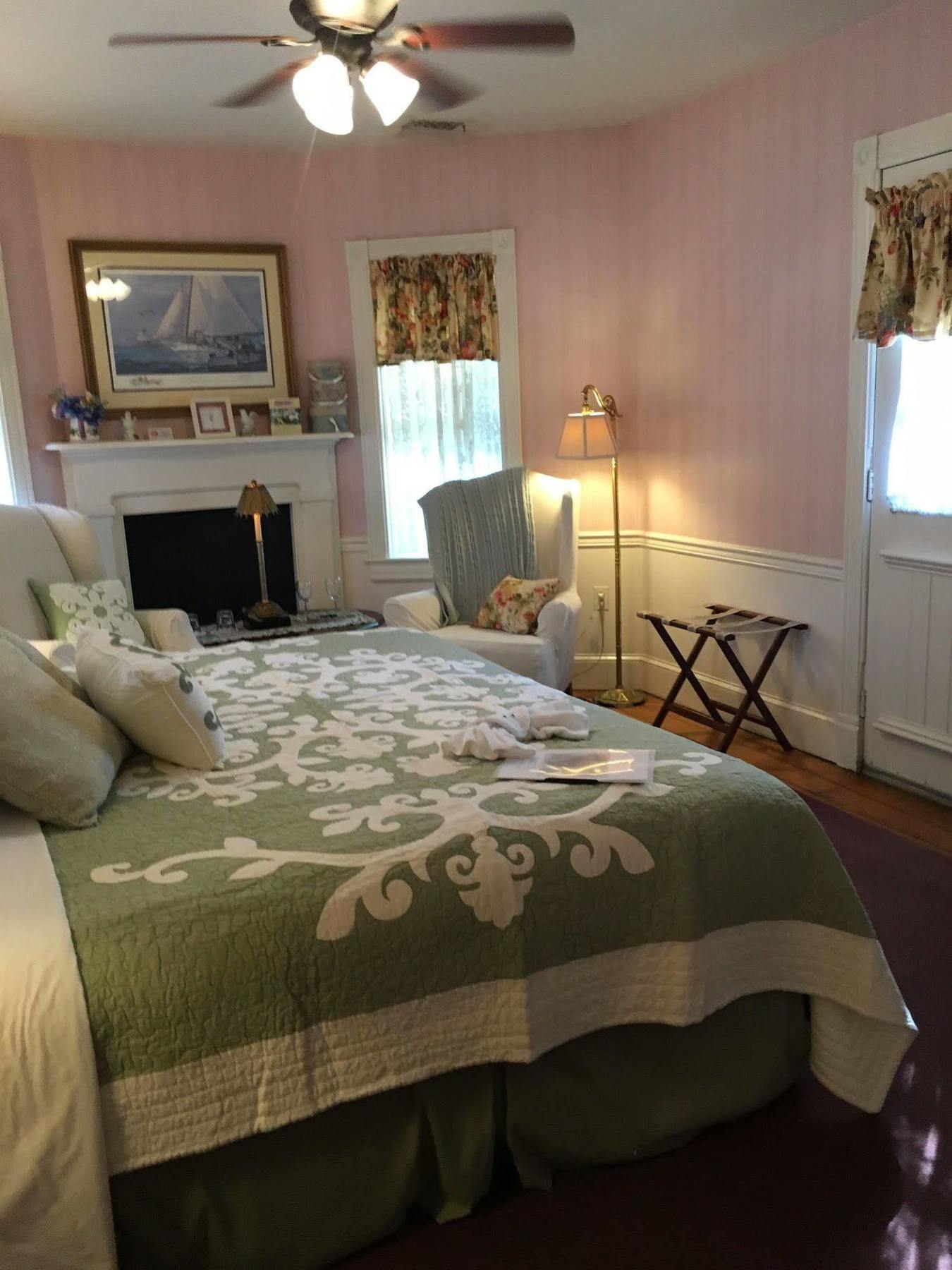 Parsonage Inn Bed And Breakfast Saint Michaels Extérieur photo