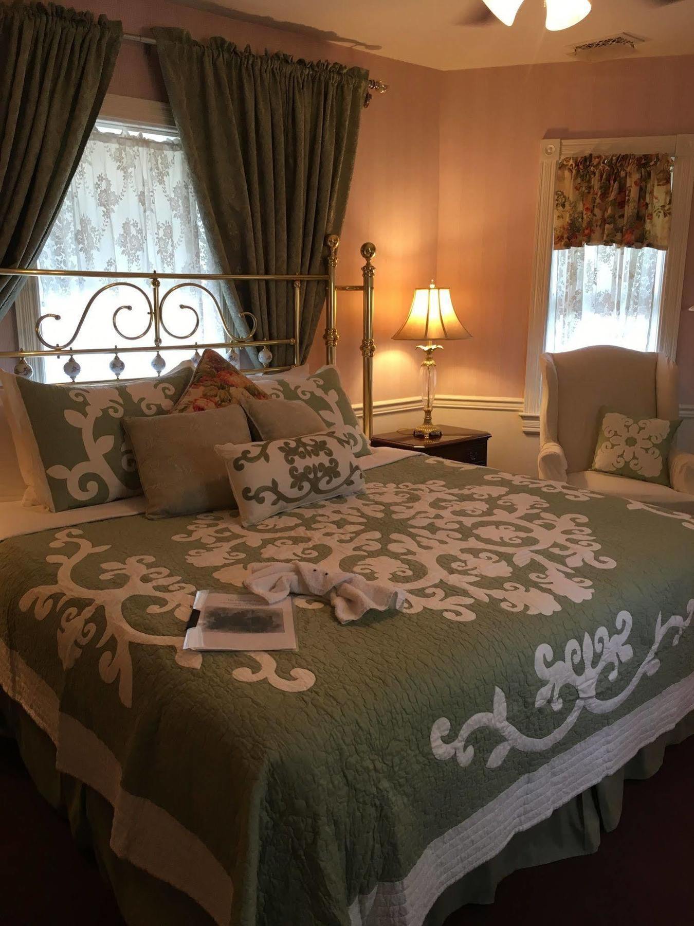 Parsonage Inn Bed And Breakfast Saint Michaels Extérieur photo