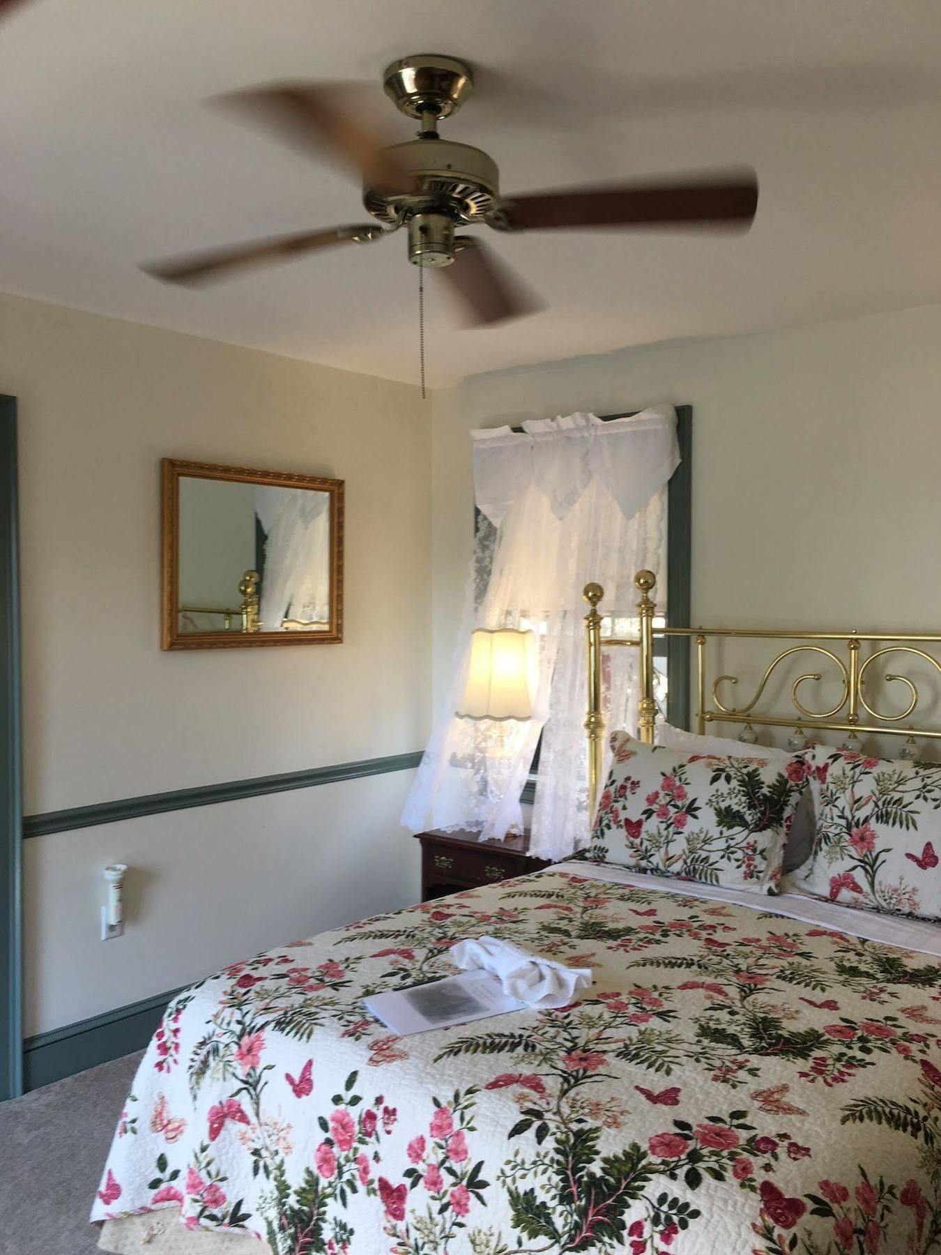 Parsonage Inn Bed And Breakfast Saint Michaels Extérieur photo